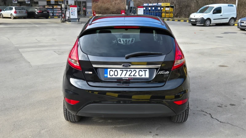 Ford Fiesta Много запазен!, снимка 6 - Автомобили и джипове - 49247112