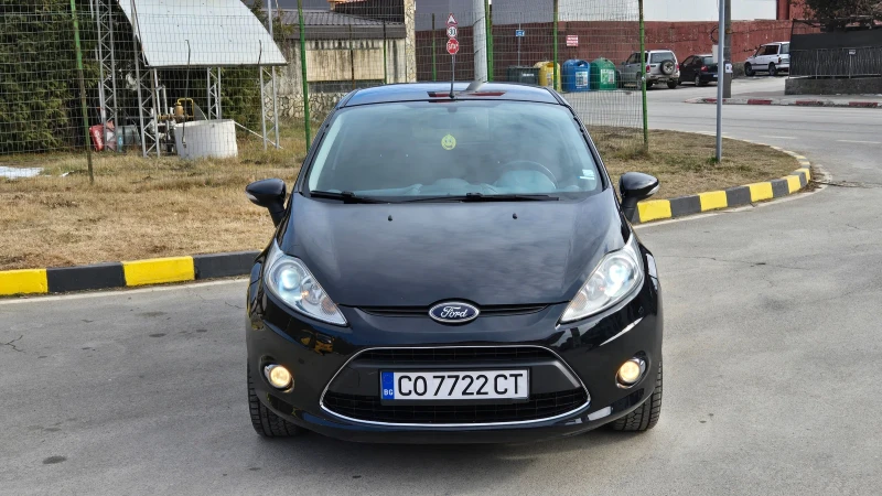 Ford Fiesta Много запазен!, снимка 3 - Автомобили и джипове - 49247112