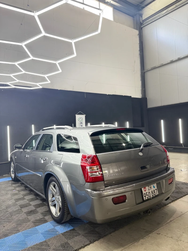 Chrysler 300c 3.5L Швейцария , снимка 4 - Автомобили и джипове - 50713042
