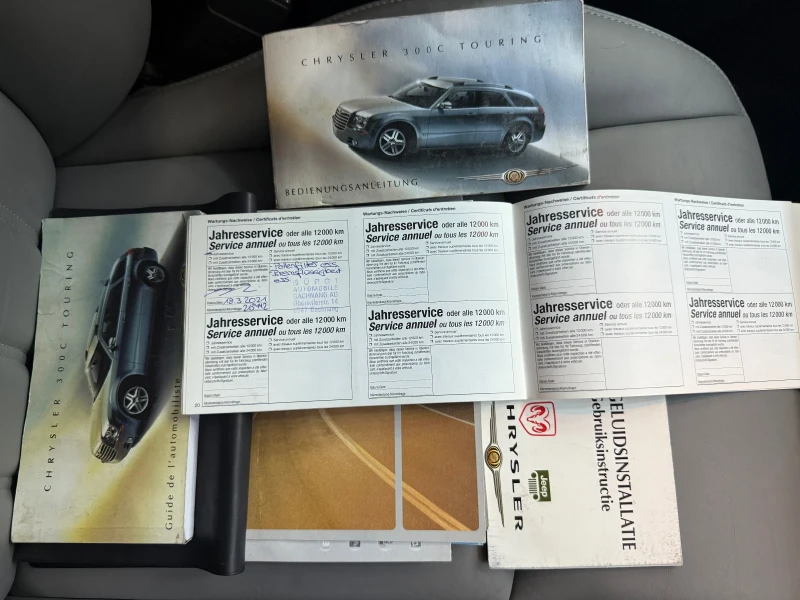 Chrysler 300c 3.5L Швейцария , снимка 15 - Автомобили и джипове - 50713042