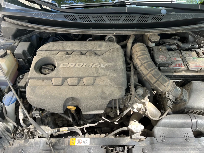 Kia Ceed SW 1.6 CRDI 16V 115кс, снимка 10 - Автомобили и джипове - 53034876