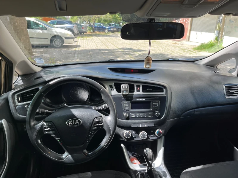 Kia Ceed SW 1.6 CRDI 16V 115кс, снимка 6 - Автомобили и джипове - 53034876