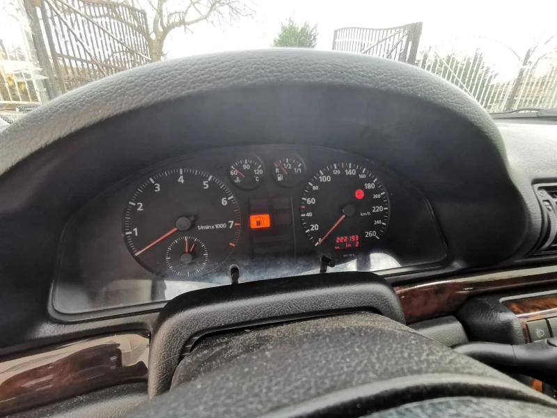 Audi A4 Avant 1.8TQ, снимка 10 - Автомобили и джипове - 52369671