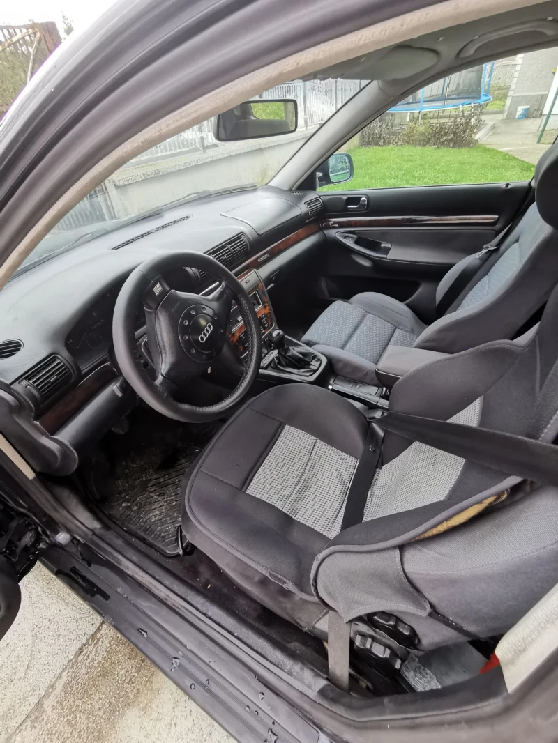 Audi A4 Avant 1.8TQ, снимка 9 - Автомобили и джипове - 52369671