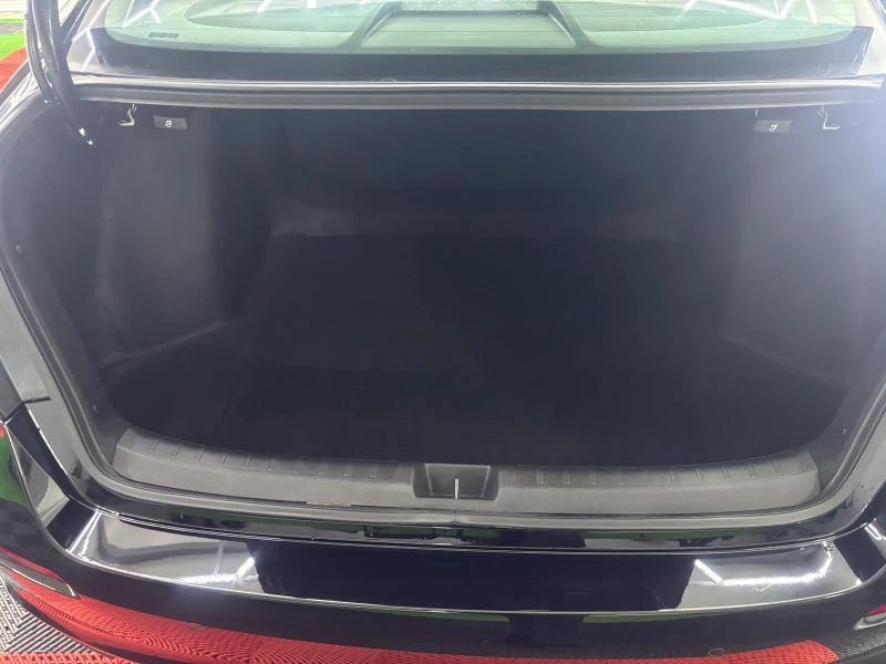 Honda Civic 2.0 Hybrid Sport Touring, снимка 16 - Автомобили и джипове - 52484498