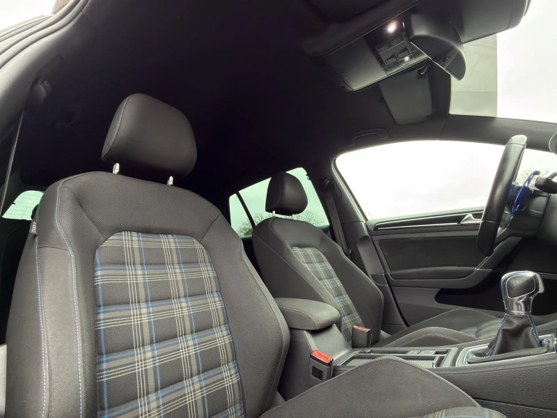 VW Golf GTE PHEV DISTRONIC LED, снимка 10 - Автомобили и джипове - 53502340