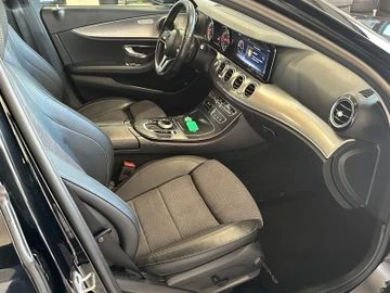 Mercedes-Benz E 220, снимка 5 - Автомобили и джипове - 49267377