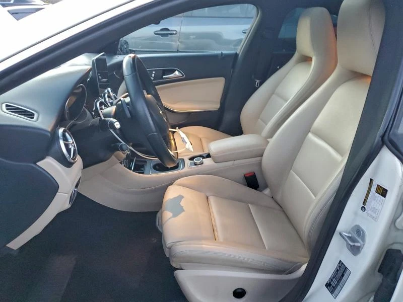 Mercedes-Benz CLA 250 2.0L 4 Front-wheel Drive, снимка 10 - Автомобили и джипове - 53048243