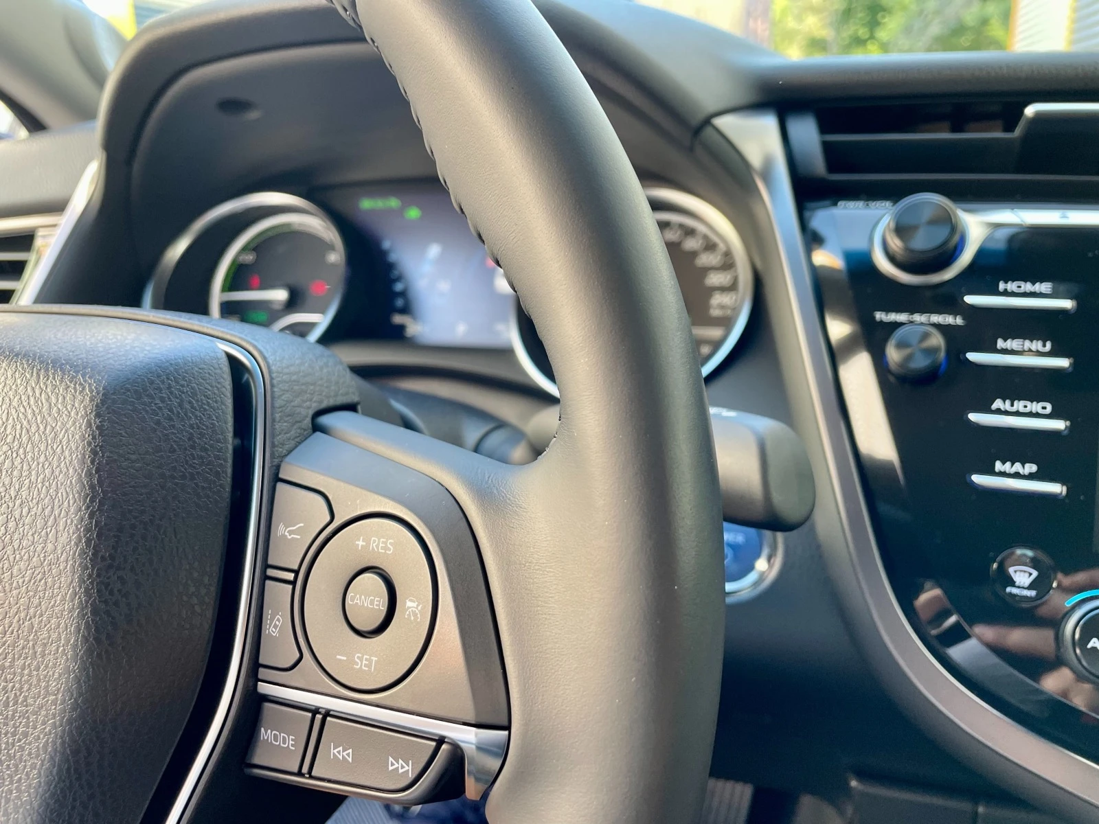 Toyota Camry 2.5 Hybrid Luxury Гаранция | Mobile.bg — изображение 12