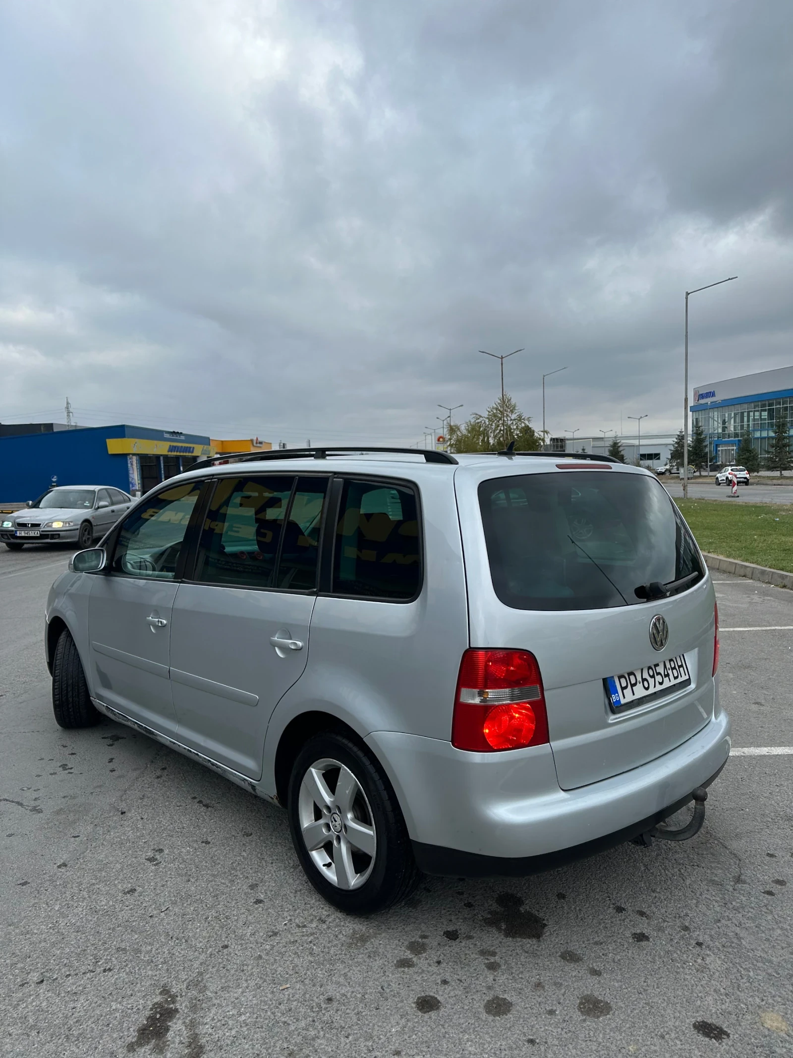 VW Touran Регистриран  - изображение 4