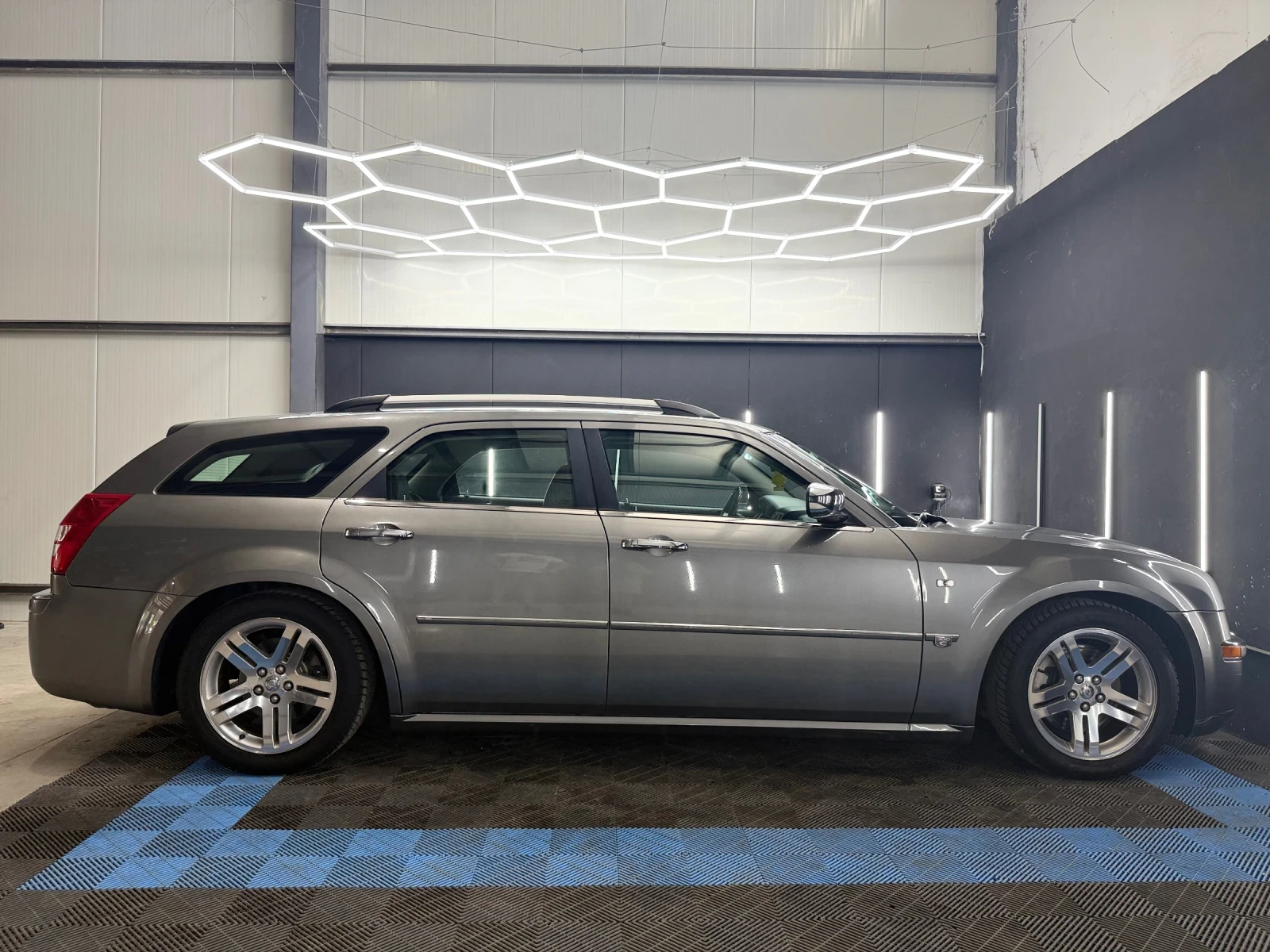 Chrysler 300c 3.5L Швейцария  - изображение 6