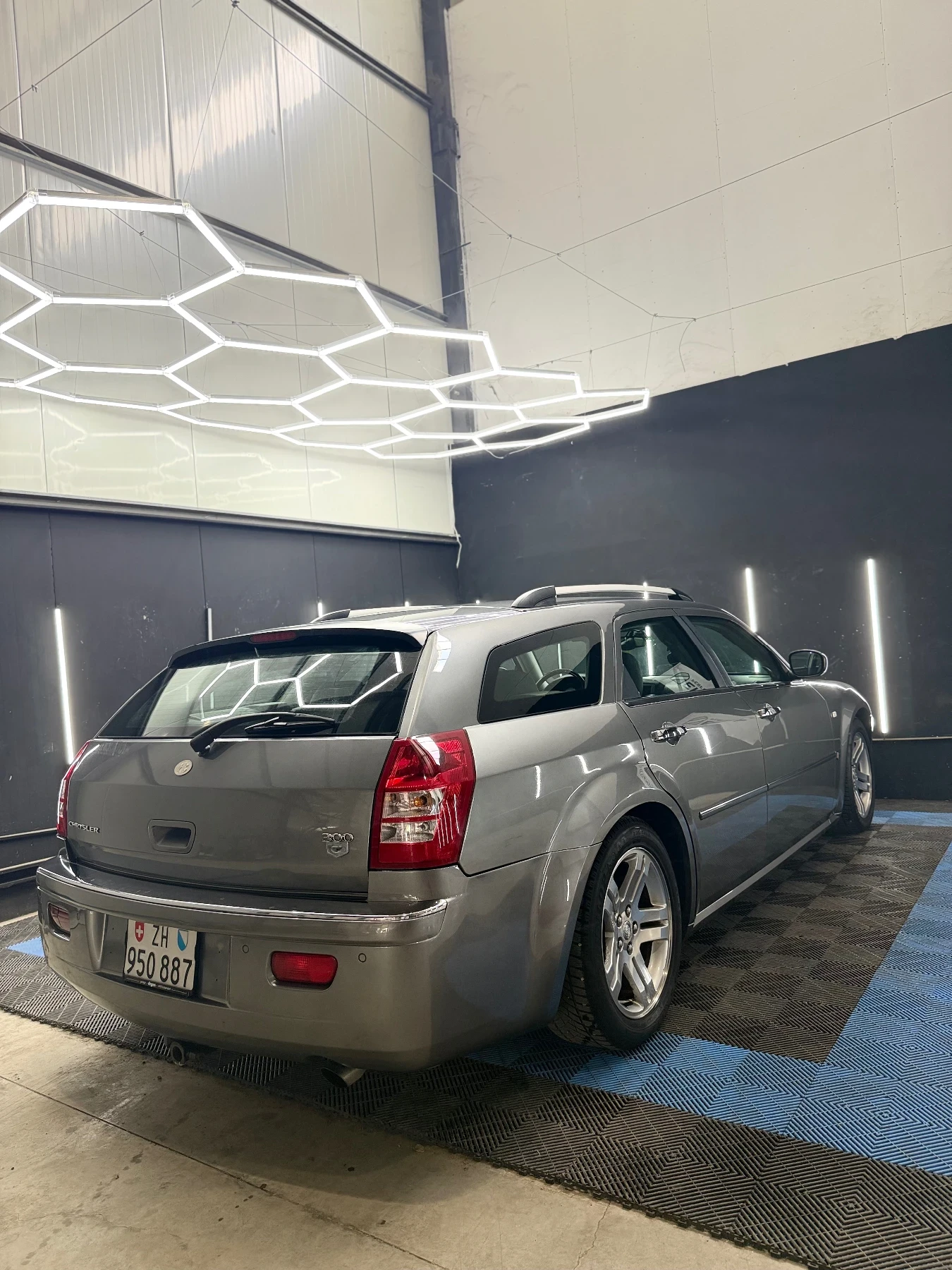 Chrysler 300c 3.5L Швейцария  - изображение 3
