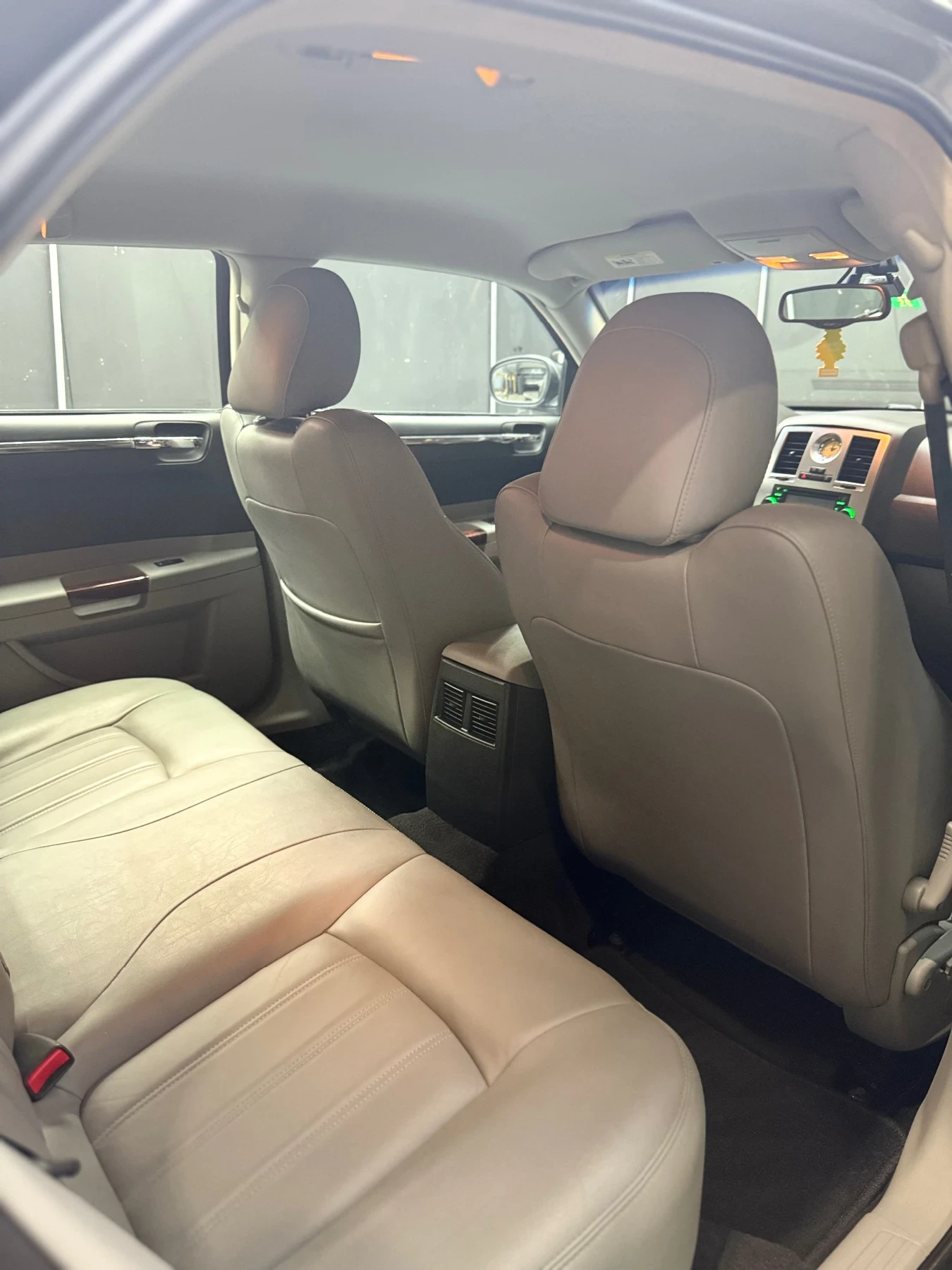 Chrysler 300c 3.5L Швейцария  - изображение 10
