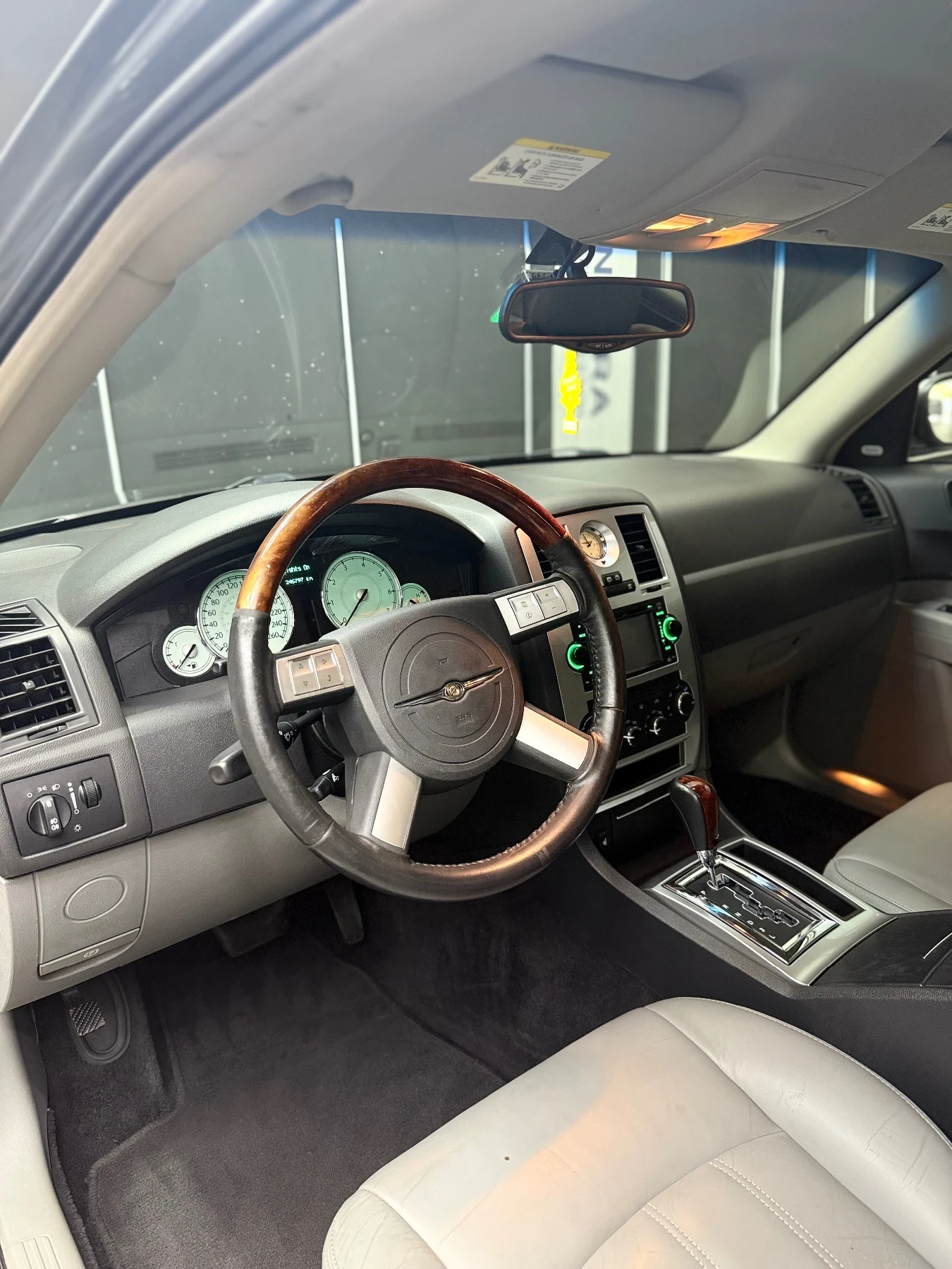Chrysler 300c 3.5L Швейцария  - изображение 7