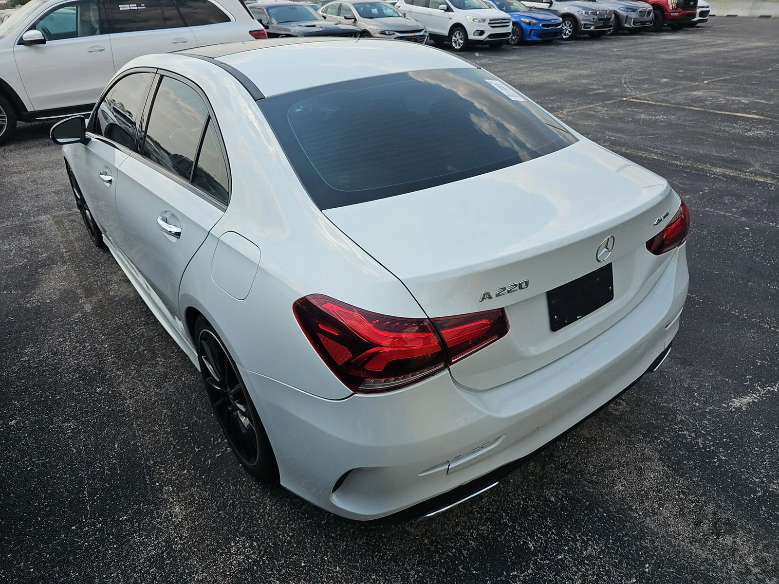 Mercedes-Benz A 220 AMG PACK* DISTRONIK* KEYLESS* BURMASTER* AMBIENT*  - изображение 5