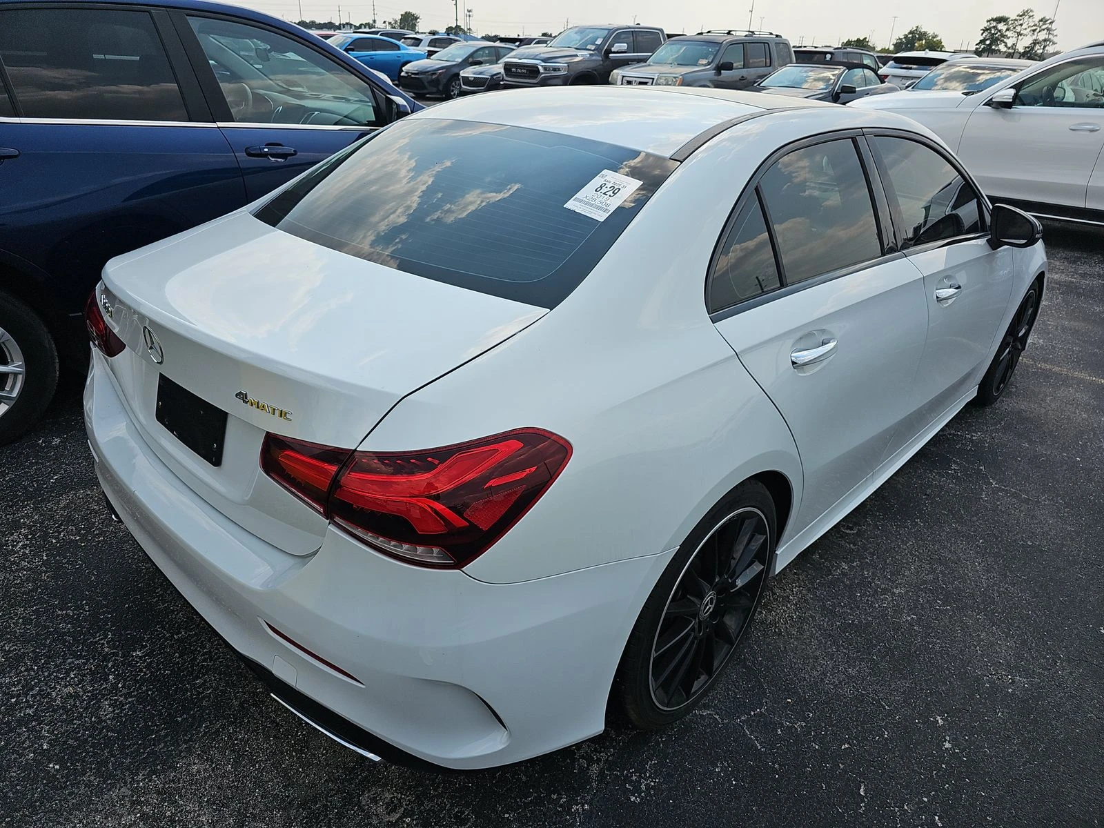 Mercedes-Benz A 220 AMG PACK* DISTRONIK* KEYLESS* BURMASTER* AMBIENT*  - изображение 6
