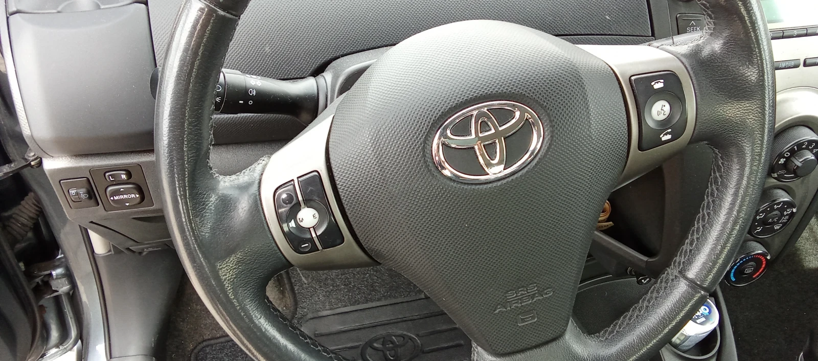 Toyota Yaris Toyota Yaris 1;3 VVTI, снимка 9 - Автомобили и джипове - 53851127