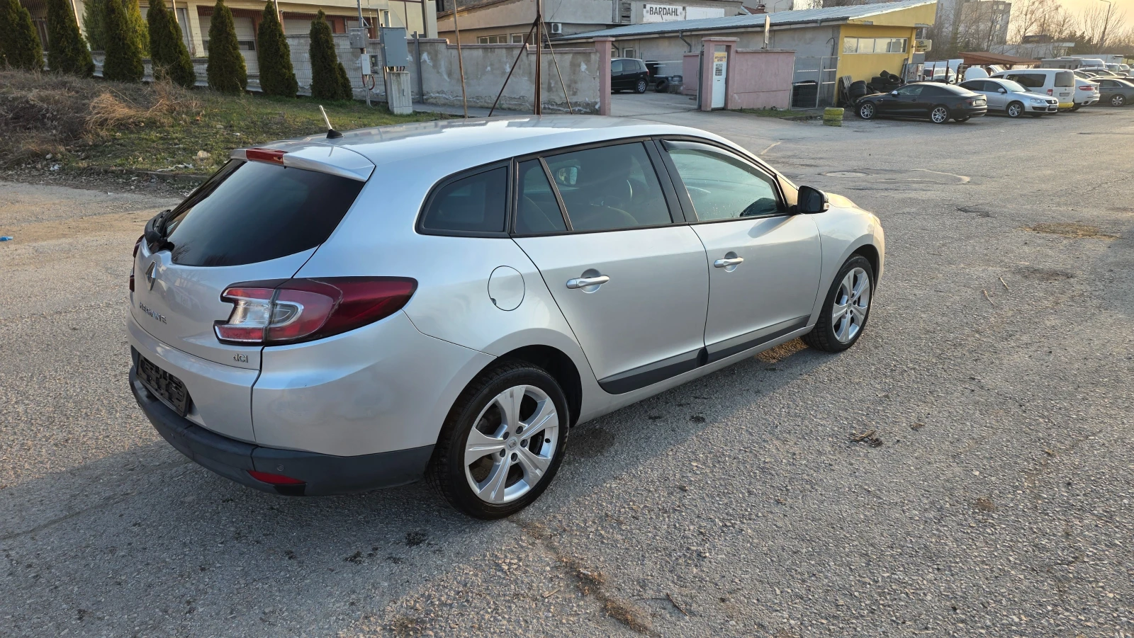 Renault Megane 1.5dci, снимка 3 - Автомобили и джипове - 53880617