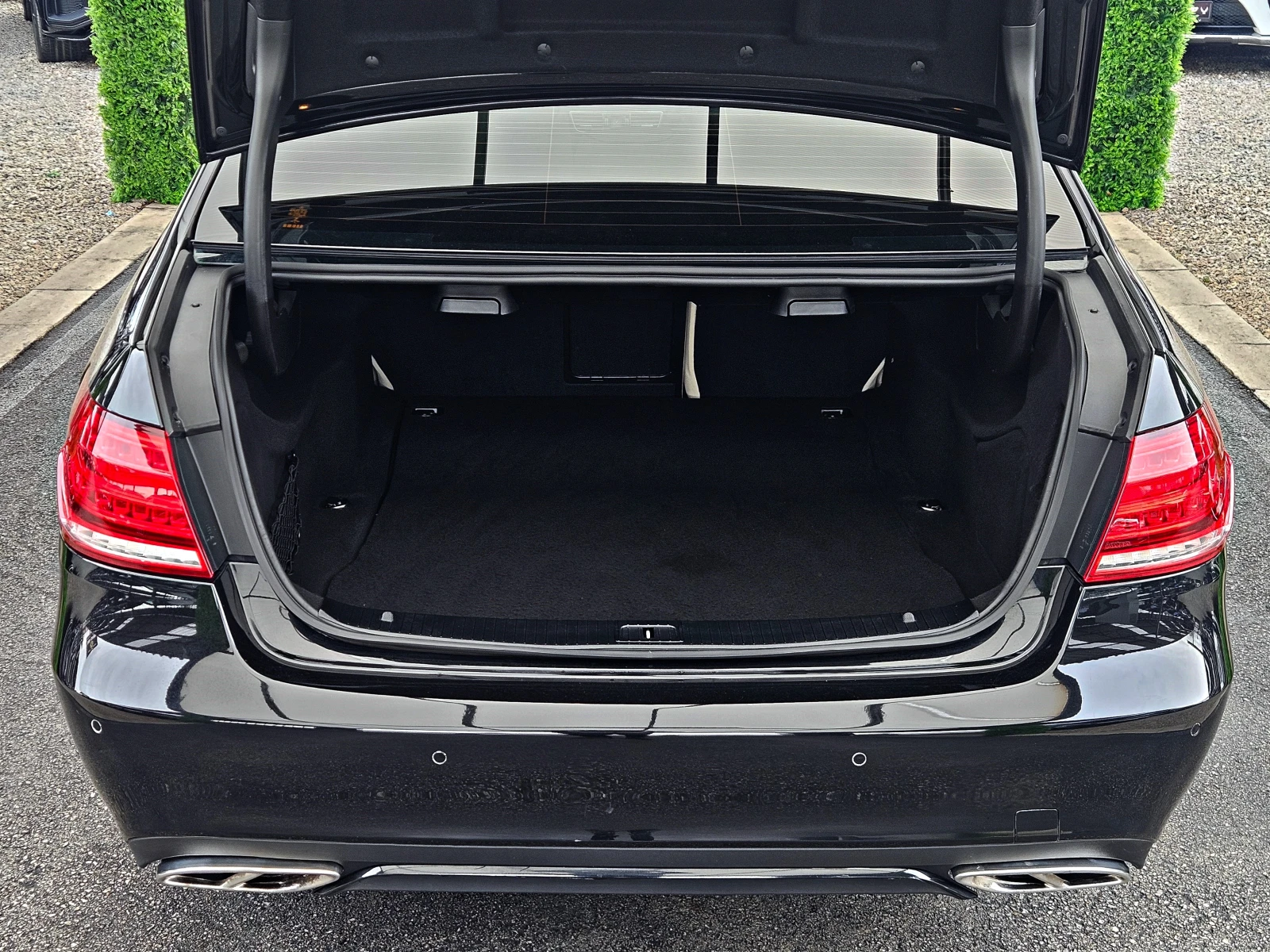 Mercedes-Benz E 400 AMG/GERMANY/DISTR/HARMAN/KARDON/ПОДГРЕВ/ОБДУХ/LIZI, снимка 8 - Автомобили и джипове - 53914393