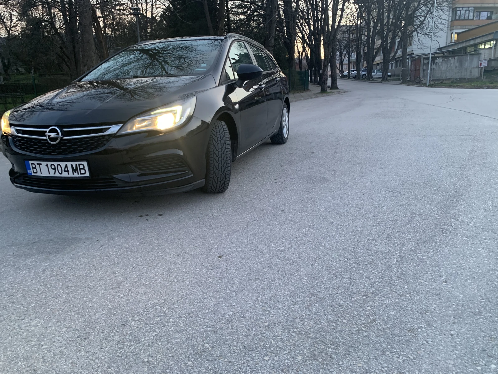 Opel Astra 1.6 CDTI Sports Tourer, снимка 3 - Автомобили и джипове - 54133261