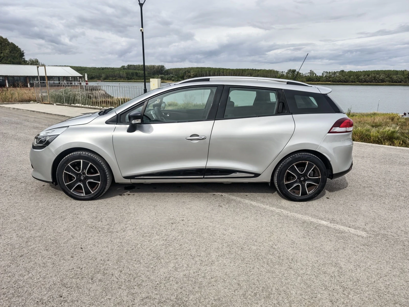 Renault Clio 1.5dci 90к.с.Промо цена до края на седмицата! , снимка 3 - Автомобили и джипове - 55426432
