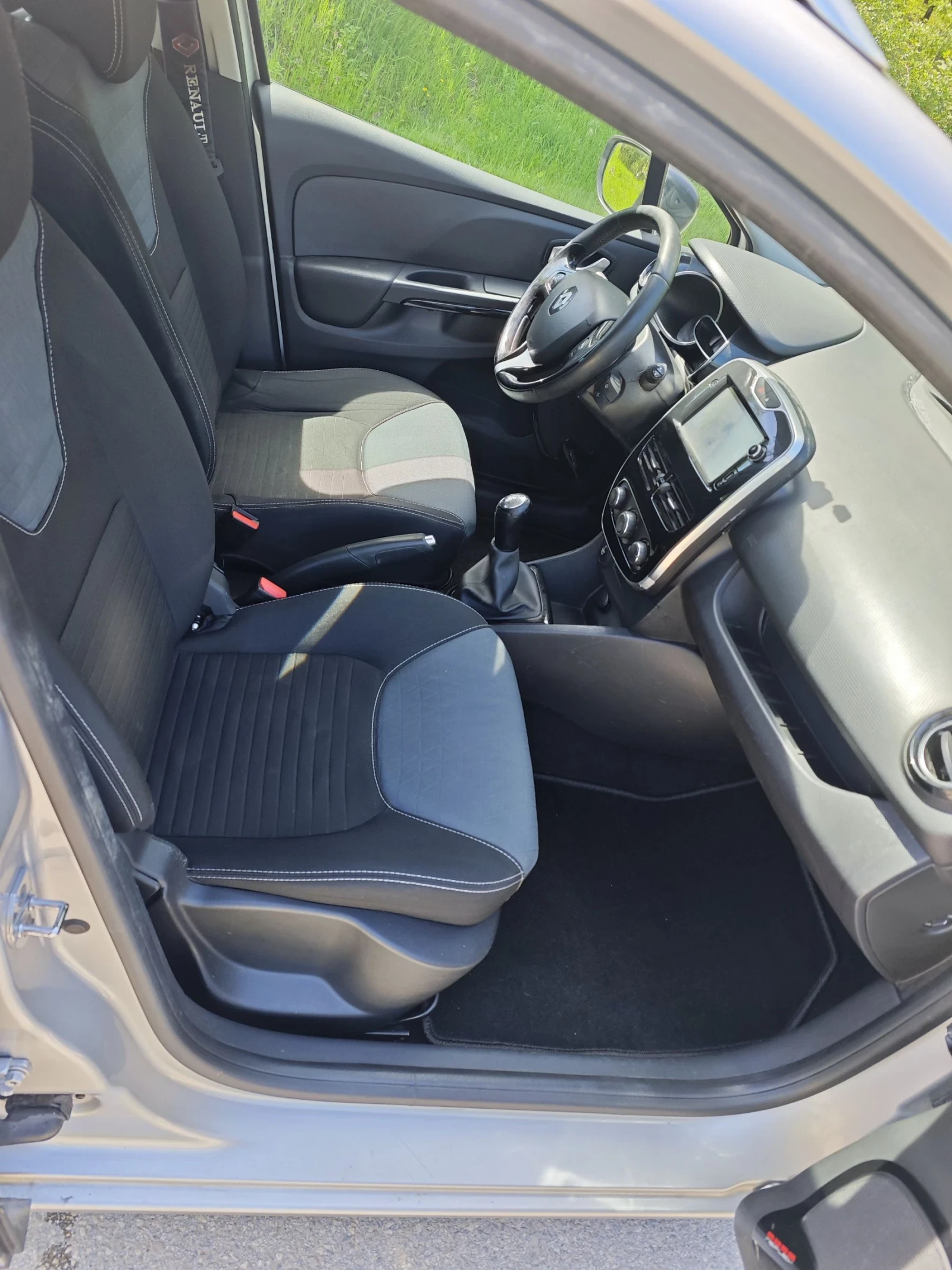 Renault Clio 1.5dci 90к.с., снимка 7 - Автомобили и джипове - 54348913