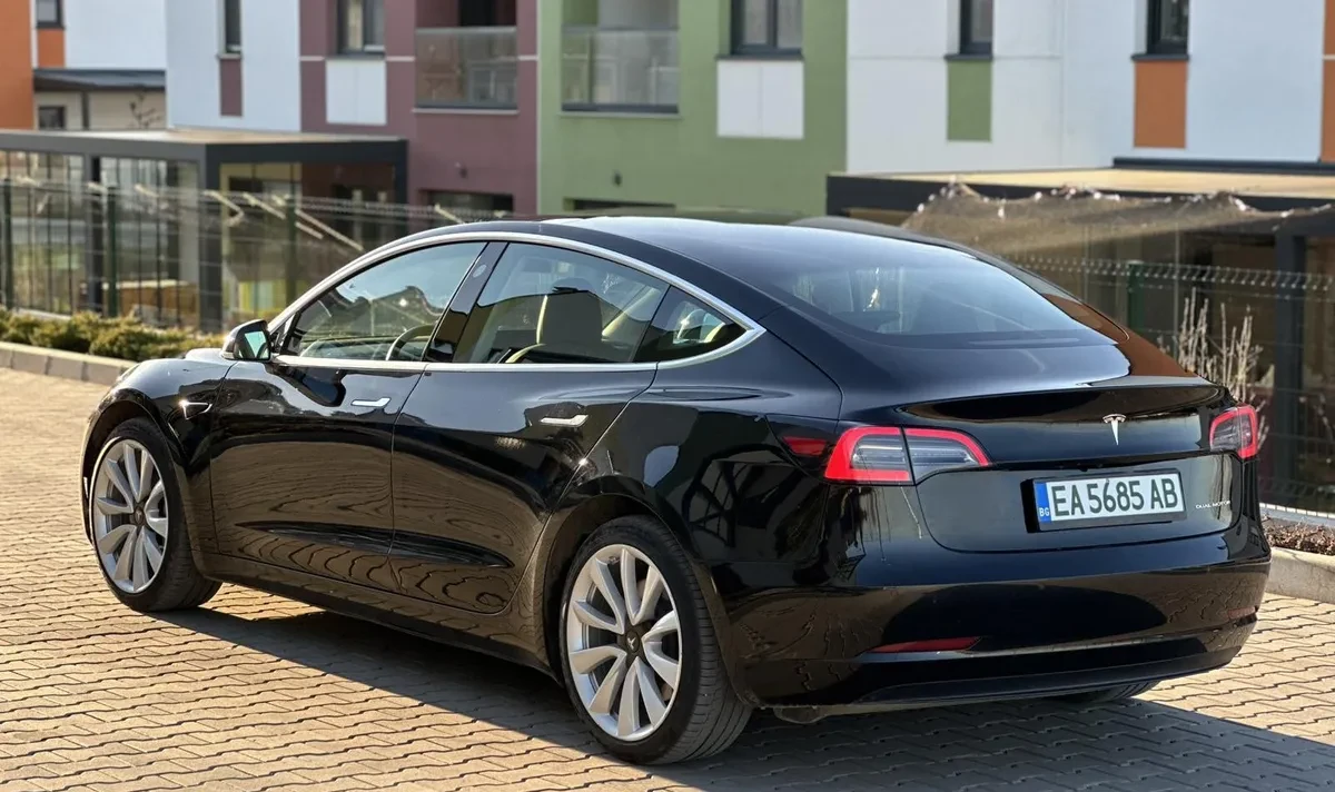 Tesla Model 3, снимка 2 - Автомобили и джипове - 54429744