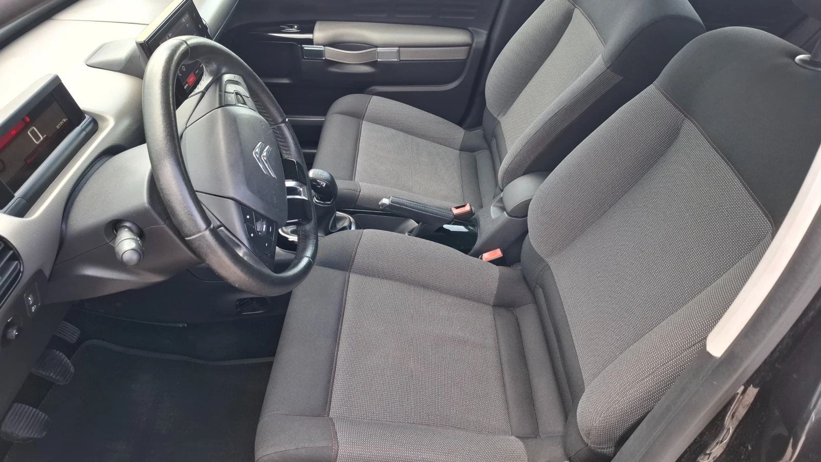 Citroen C4 Cactus 1.6HDI 77000км.ФЕЙСЛИФТ , снимка 8 - Автомобили и джипове - 54767614