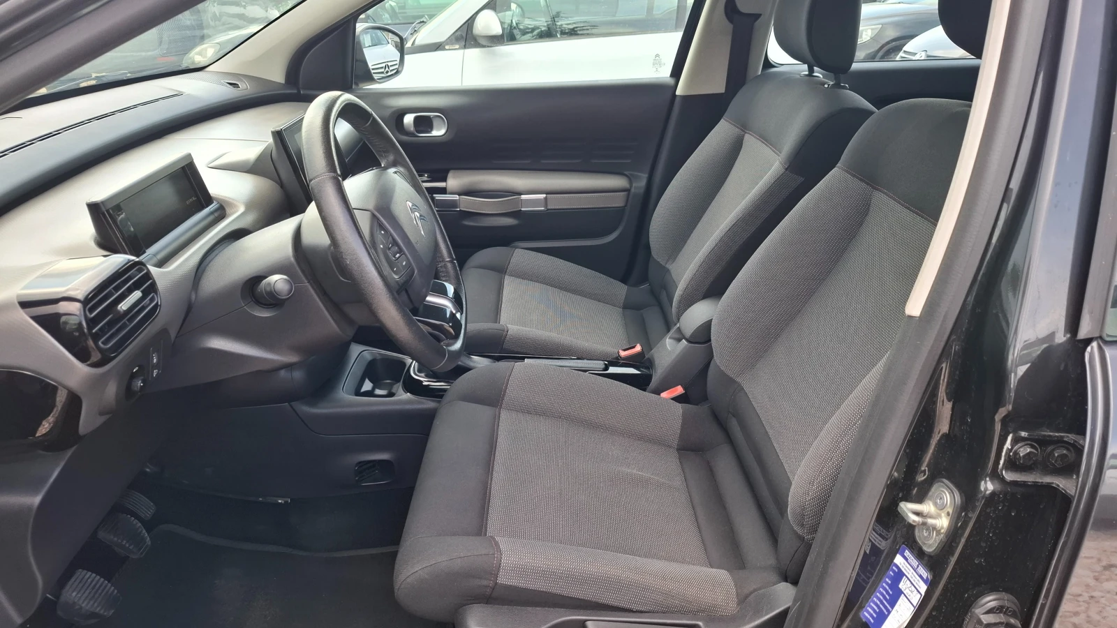 Citroen C4 Cactus 1.6HDI 77000км.ФЕЙСЛИФТ , снимка 14 - Автомобили и джипове - 54767614