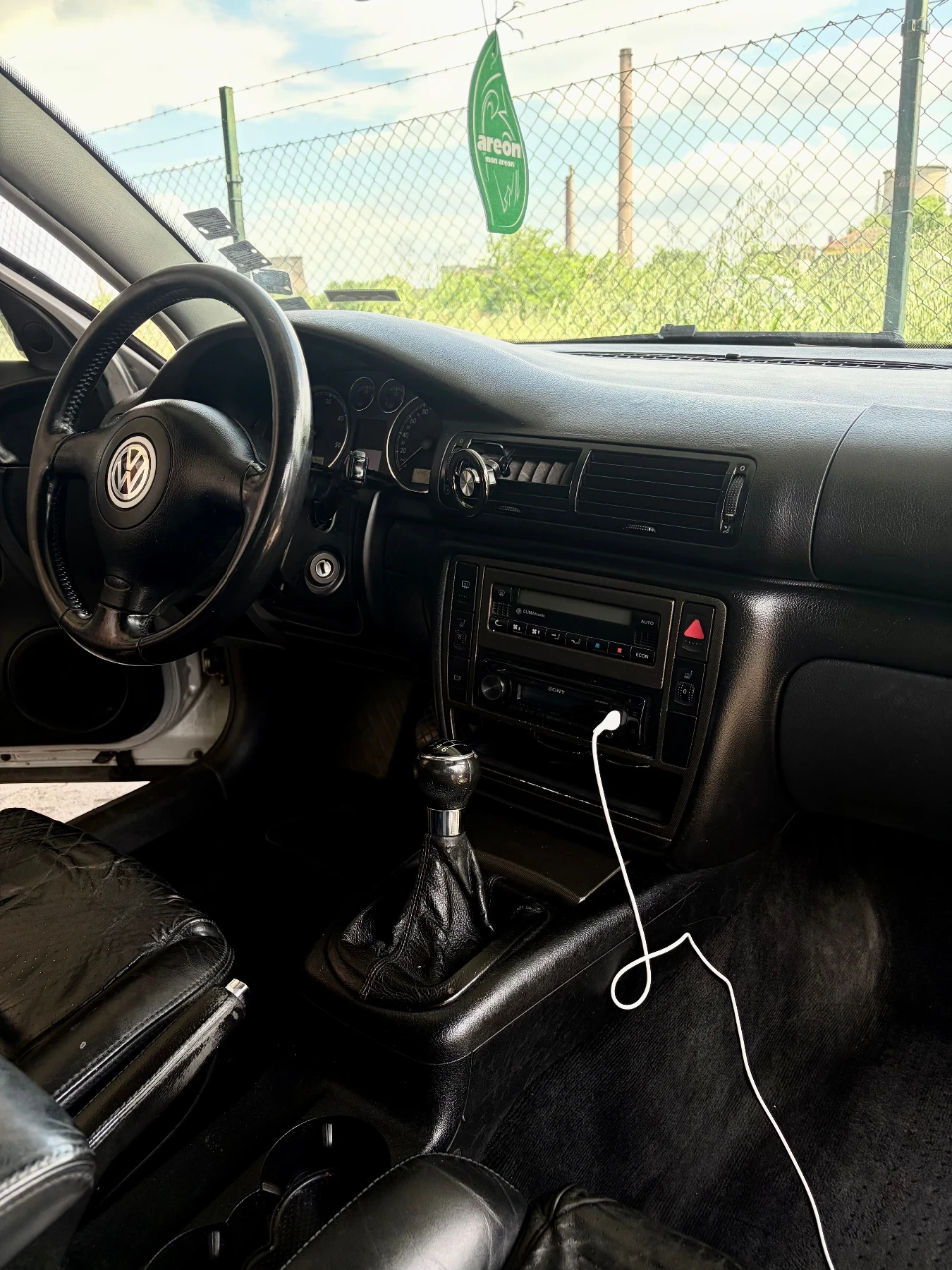 VW Passat 1.9, снимка 7 - Автомобили и джипове - 54863905