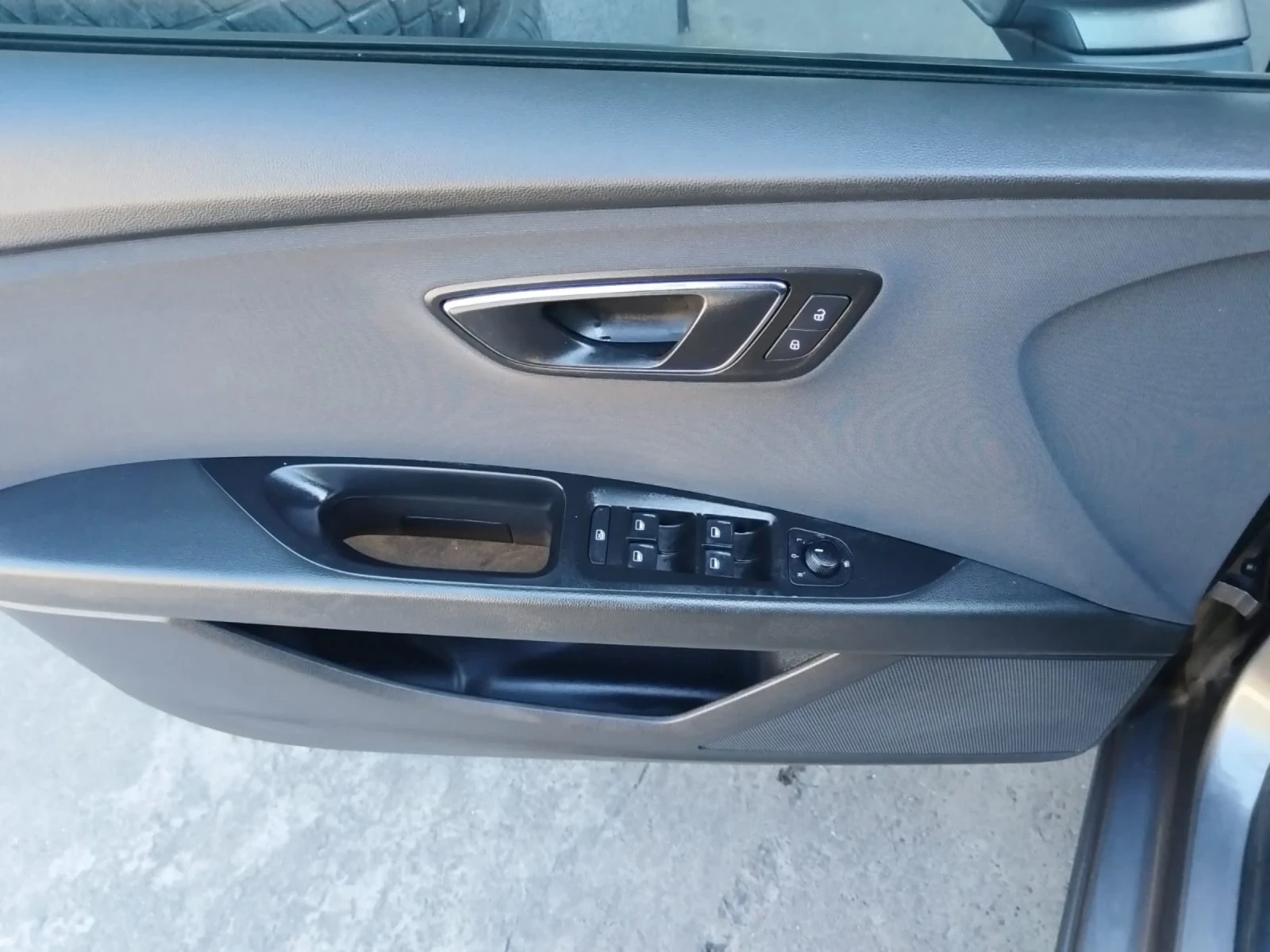 Seat Leon НОВ ВНОС , снимка 8 - Автомобили и джипове - 54932933