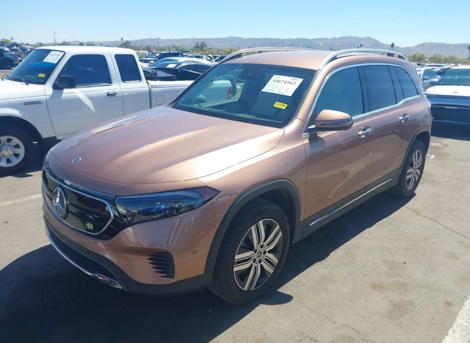 Mercedes-Benz EQB 250| 7-Местен | Comfort Suspension | Park Assist* , снимка 2 - Автомобили и джипове - 55526257