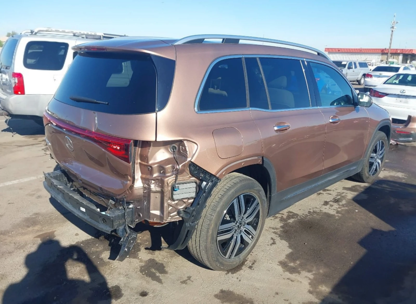Mercedes-Benz EQB 250| 7-Местен | Comfort Suspension | Park Assist* , снимка 4 - Автомобили и джипове - 55526257