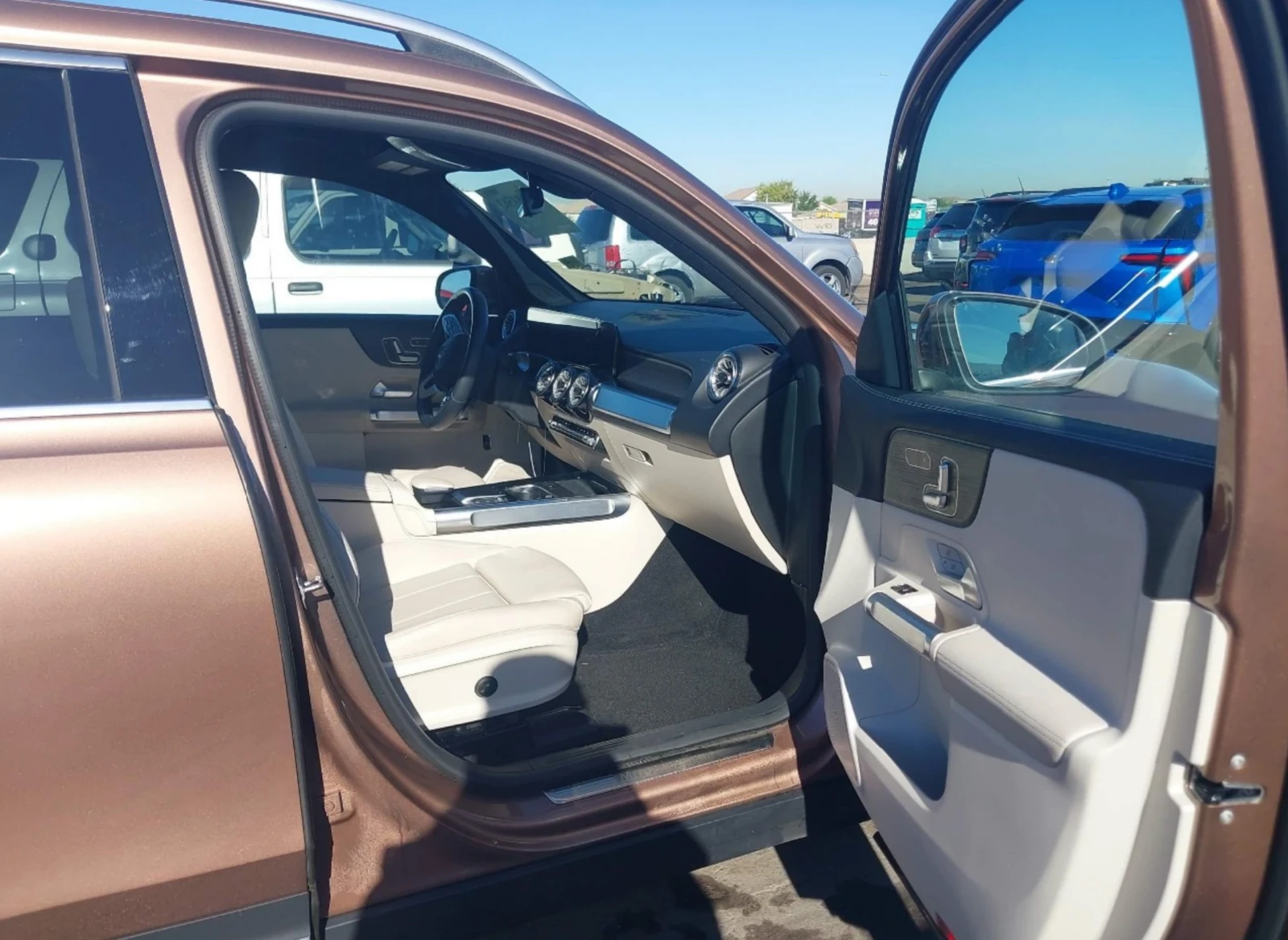 Mercedes-Benz EQB 250| 7-Местен | Comfort Suspension | Park Assist* , снимка 5 - Автомобили и джипове - 55526257