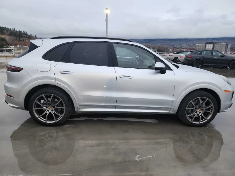 Porsche Cayenne S* FACELIFT* 360КАМЕРА* LANE* ASSIST* ДИСТРОНИК* , снимка 2 - Автомобили и джипове - 52835490