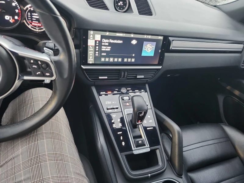 Porsche Cayenne S* FACELIFT* 360КАМЕРА* LANE* ASSIST* ДИСТРОНИК* , снимка 9 - Автомобили и джипове - 52835490