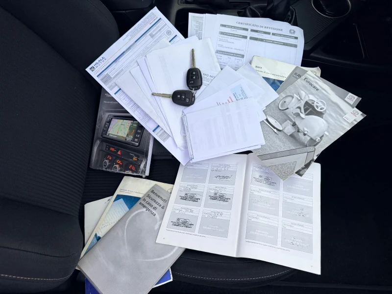 Toyota Rav4 2.2D-4D* 4x4* КАМЕРА* 2 КЛЮЧА* ИТАЛИЯ- БЕЗ РЪЖДА* , снимка 16 - Автомобили и джипове - 52843468