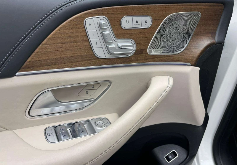 Mercedes-Benz GLS 63 AMG 4Matic+ , снимка 9 - Автомобили и джипове - 53294017