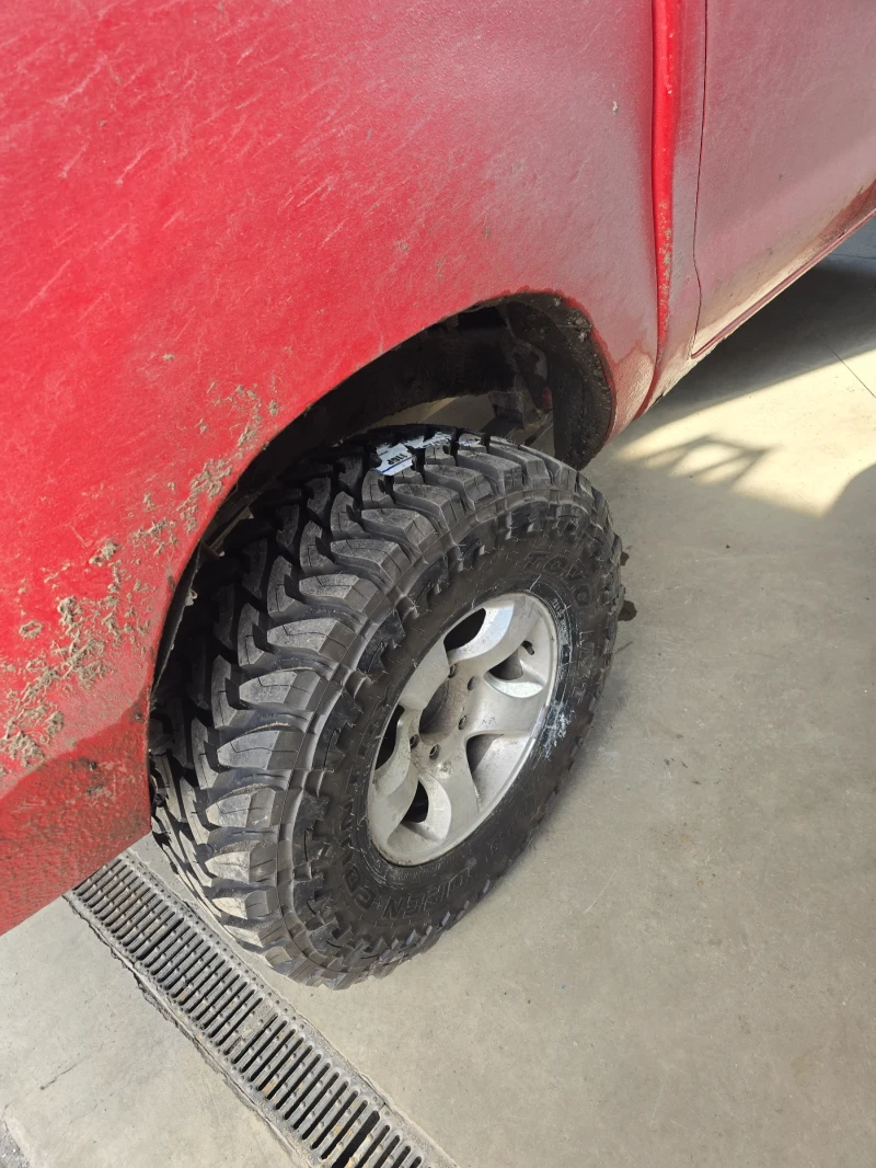 Toyota Hilux D4D 2.5, снимка 4 - Автомобили и джипове - 53588054