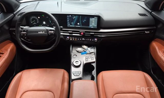 Kia Sportage Hybrid 4x4| КАМЕРА| DIST| ОБДУХ| ПОДГРЕВ НА ВОЛАНА, снимка 5 - Автомобили и джипове - 55803441