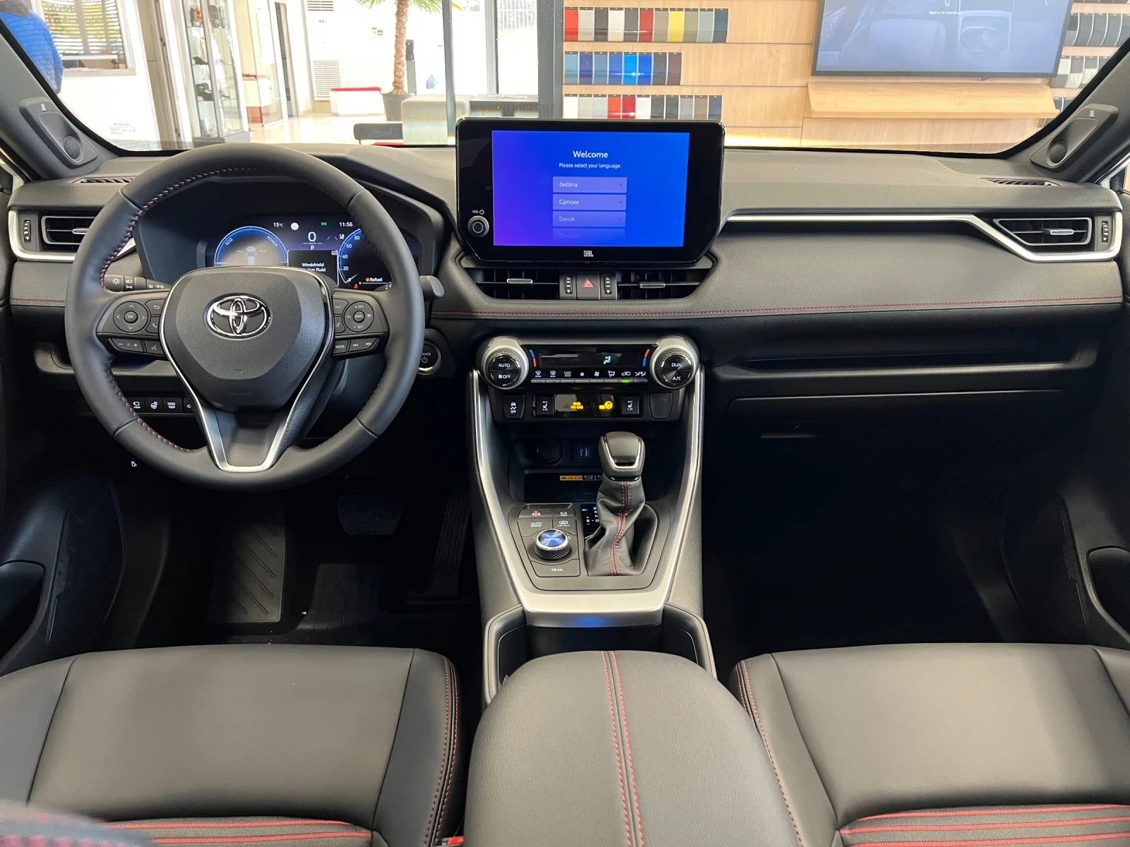 Toyota Rav4 2.5 Plug-in Hybrid Style AWD - изображение 9