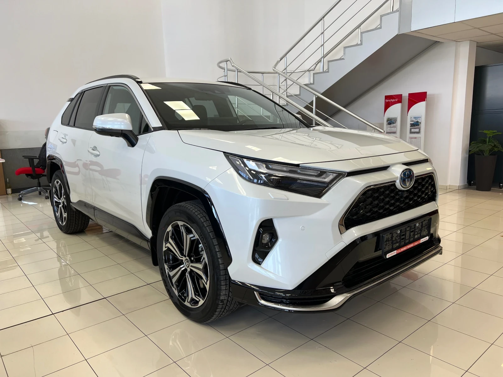 Toyota Rav4 2.5 Plug-in Hybrid Style AWD - изображение 3