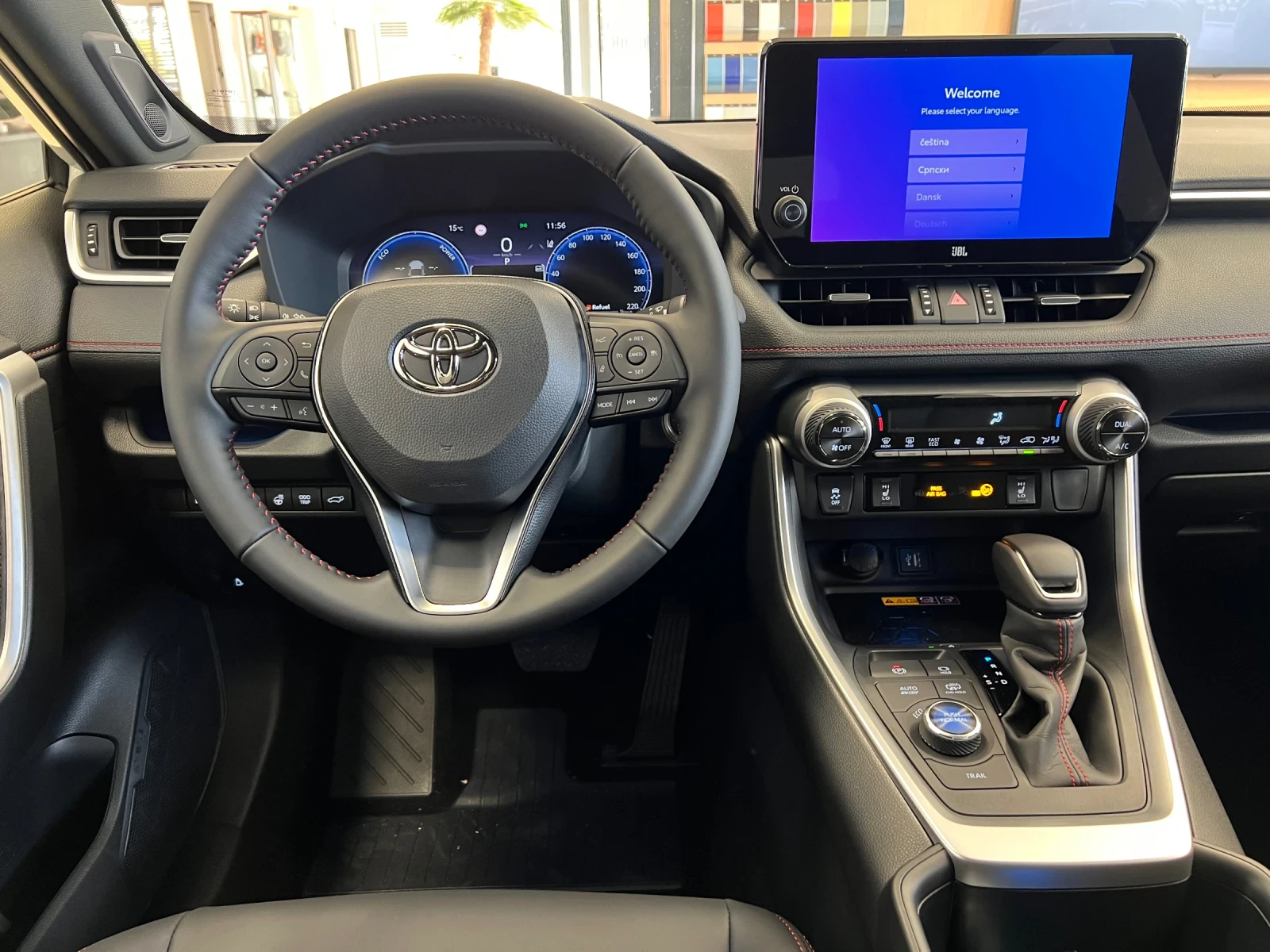 Toyota Rav4 2.5 Plug-in Hybrid Style AWD - изображение 10