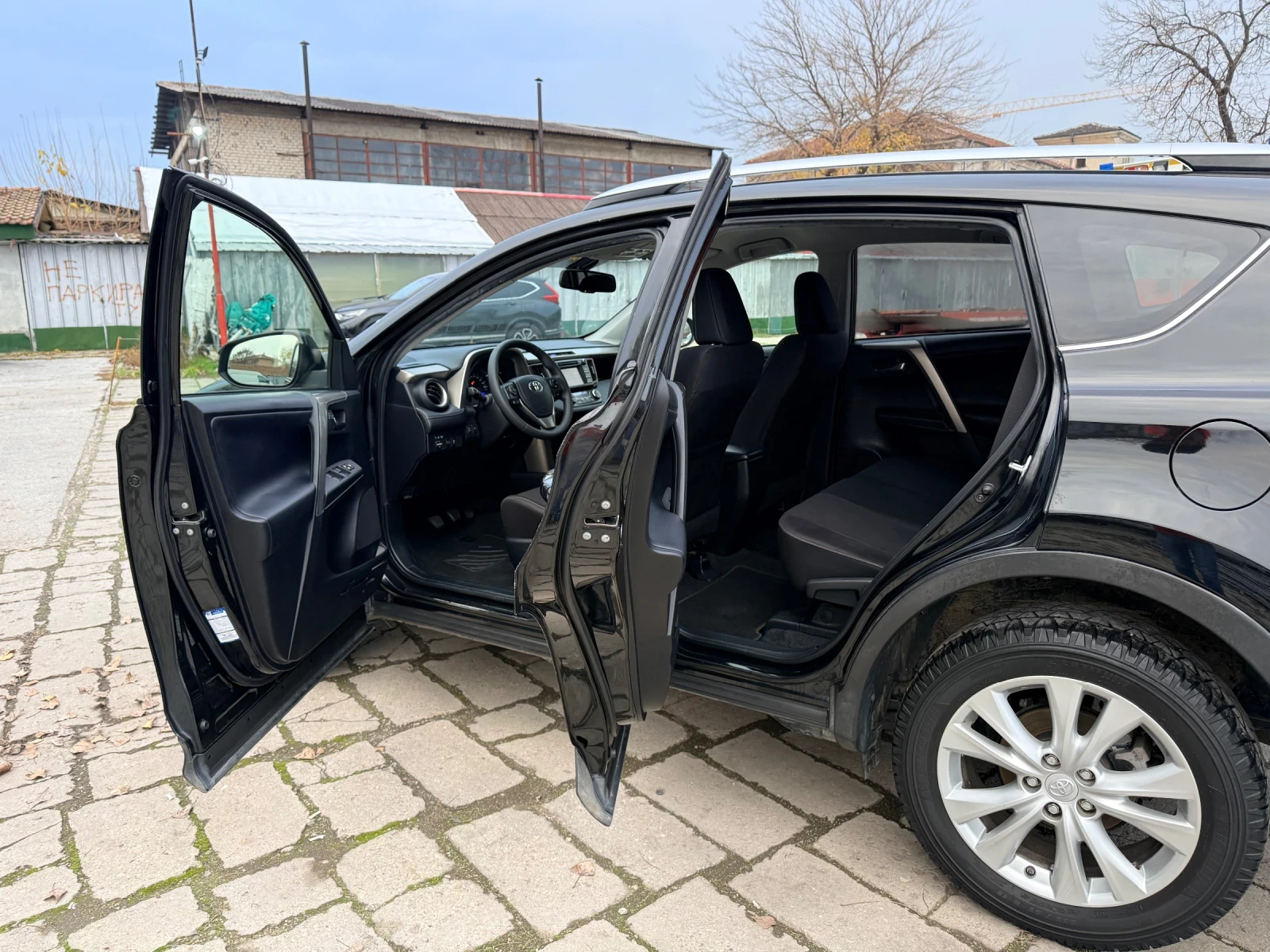 Toyota Rav4 2.2D-4D* 4x4* КАМЕРА* 2 КЛЮЧА* ИТАЛИЯ- БЕЗ РЪЖДА*  - изображение 7