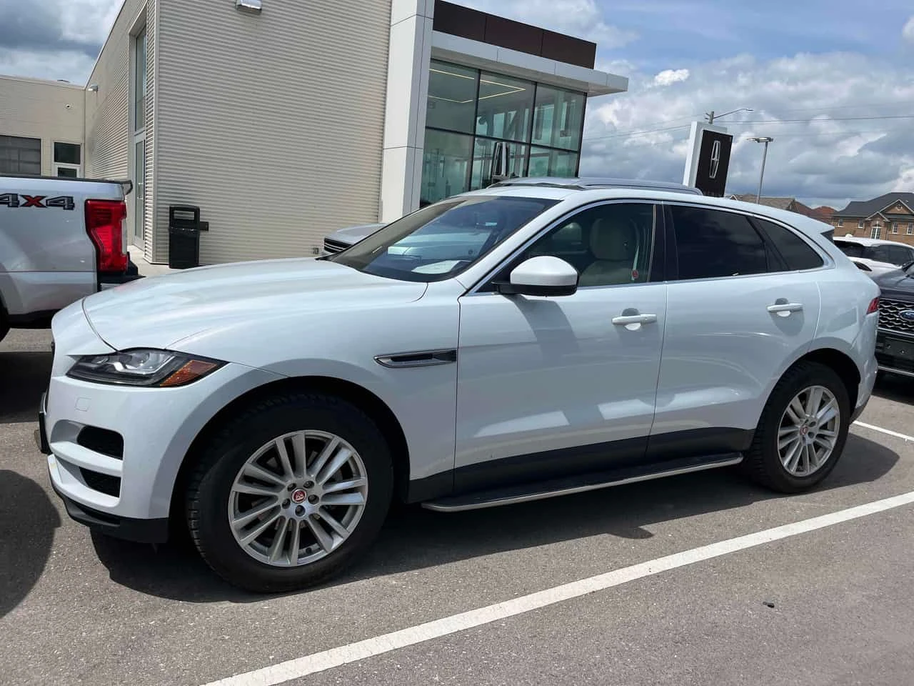 Jaguar F-PACE * 20d Prestige * CARFAX * ЦЕНА ДО БГ, снимка 2 - Автомобили и джипове - 55072587