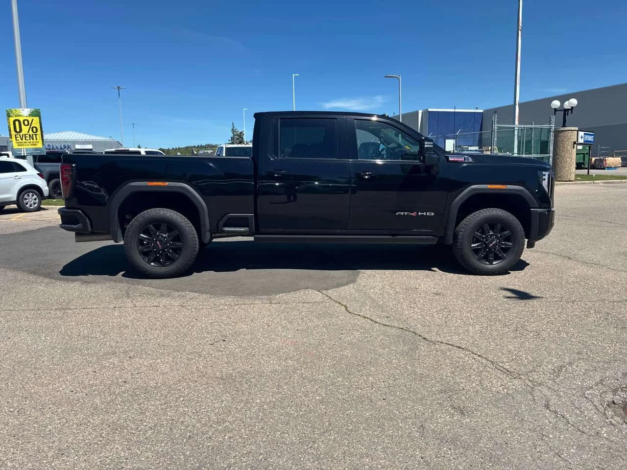 Gmc Sierra * AT4 * АВТОКРЕДИТ БЕЗ ПЪРВОНАЧАЛНА ВНОСКА* , снимка 3 - Автомобили и джипове - 55181998