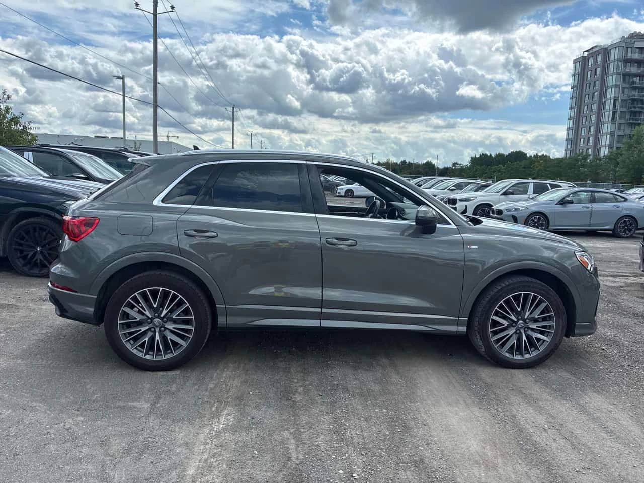 Audi Q3 * Progressiv * CARFAX * ОПЦИЯ ЗА ФИНАНСИРАНЕ , снимка 3 - Автомобили и джипове - 55723413
