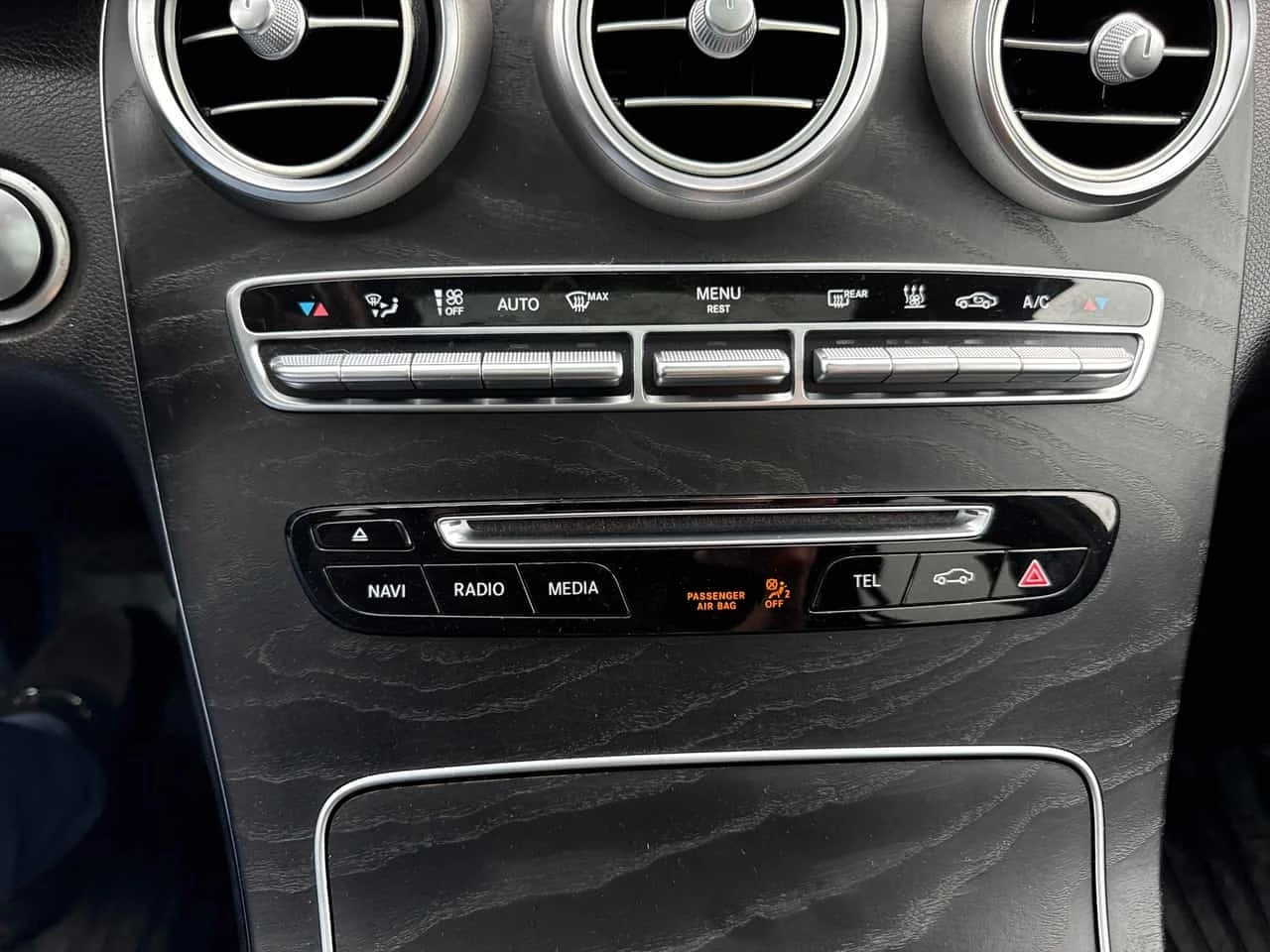 Mercedes-Benz GLC 350 * CARFAX * ОПЦИЯ ЗА ФИНАНСИРАНЕ, снимка 10 - Автомобили и джипове - 55777841