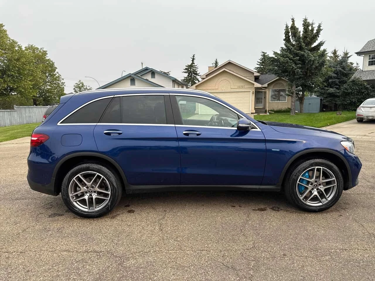 Mercedes-Benz GLC 350 * CARFAX * ОПЦИЯ ЗА ФИНАНСИРАНЕ, снимка 3 - Автомобили и джипове - 55777841