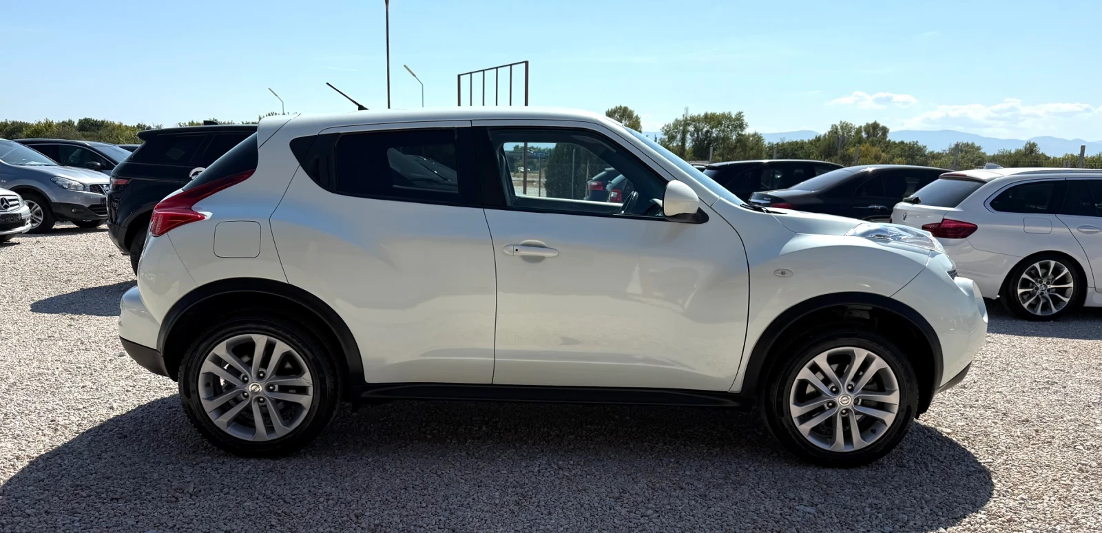 Nissan Juke 1.6i* 4x4* AUTOMATIC* FULL OPTION* , снимка 6 - Автомобили и джипове - 56139028